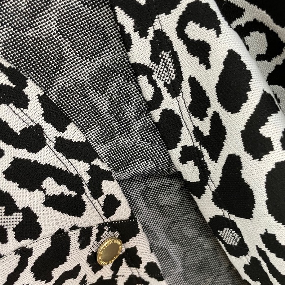 NEW  Marc New York  (Andrew Marc)  Leopard print in black+white sweater. M - Picture 8 of 12